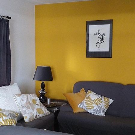 chez Chantal - appartement privatif Yvoir Esterno foto