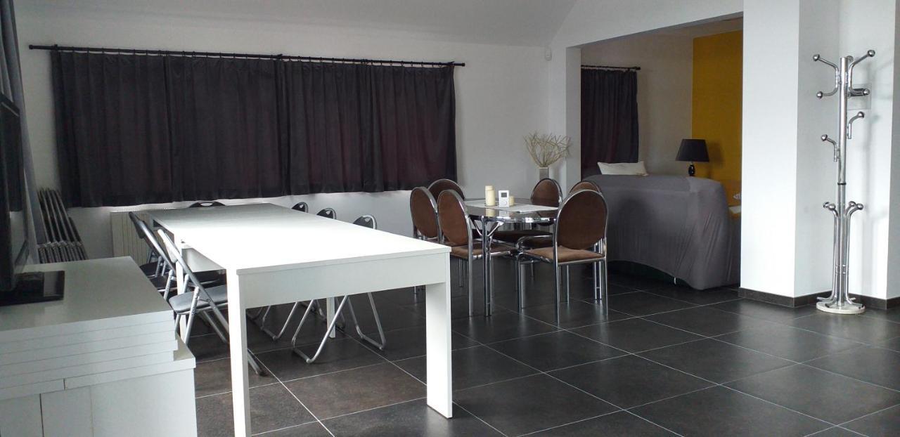 chez Chantal - appartement privatif Yvoir Esterno foto