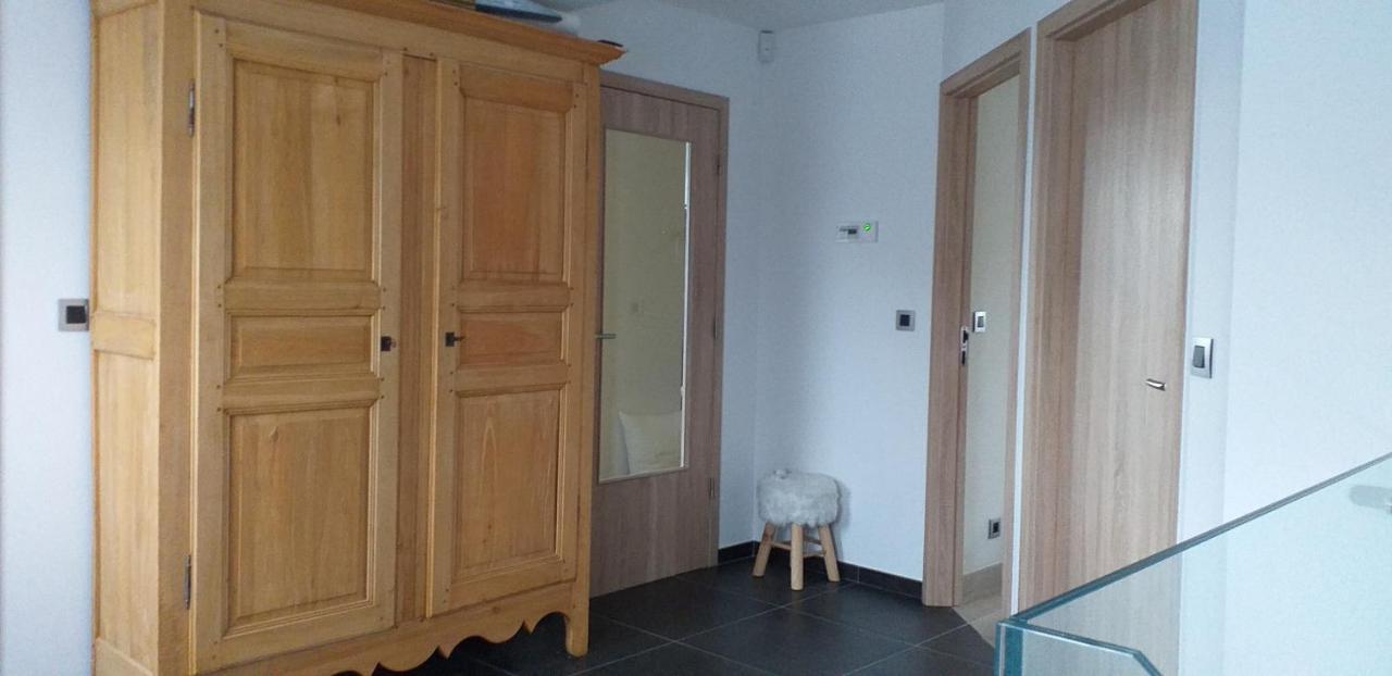 chez Chantal - appartement privatif Yvoir Esterno foto